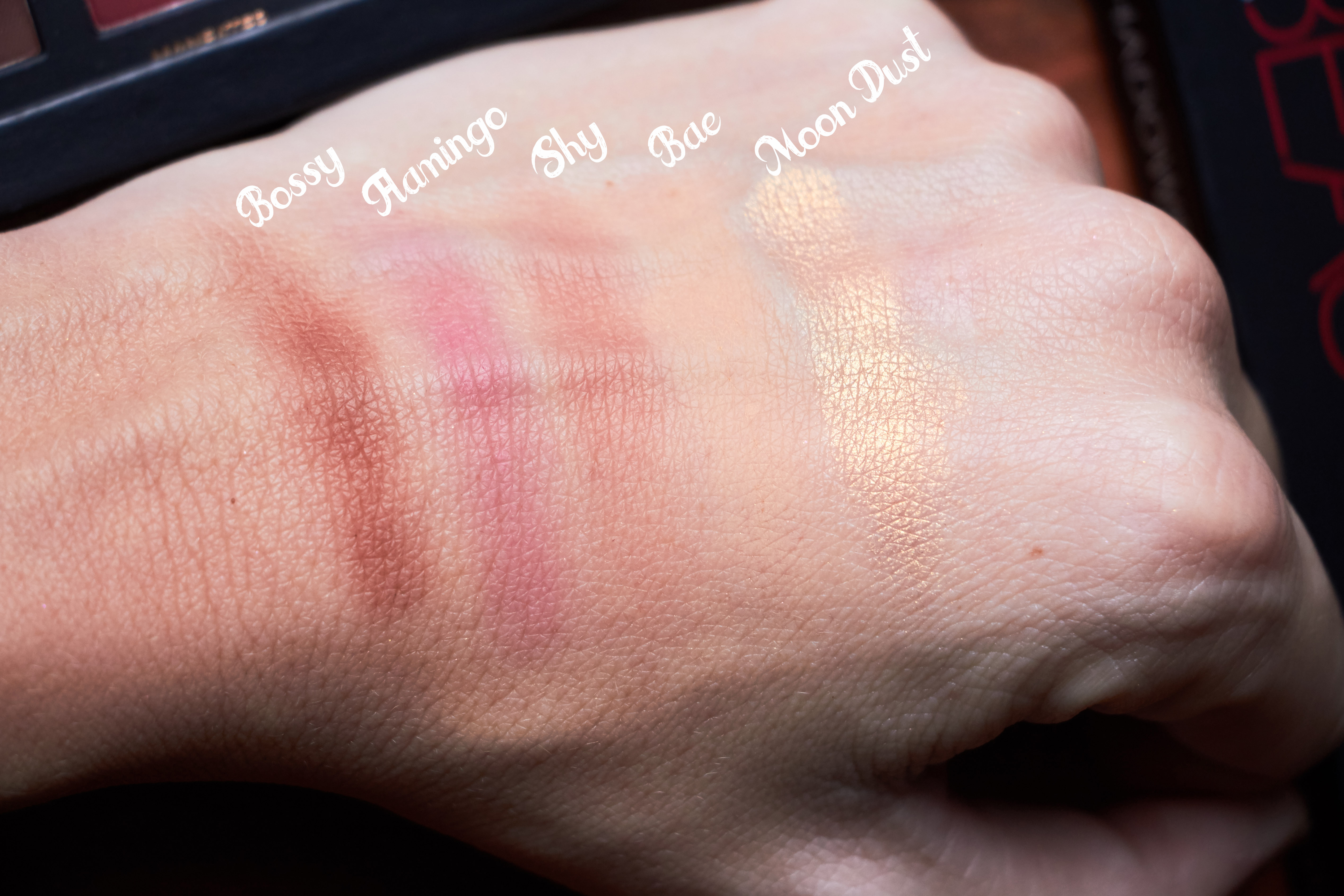 HUDA swatches shimmer matte copia